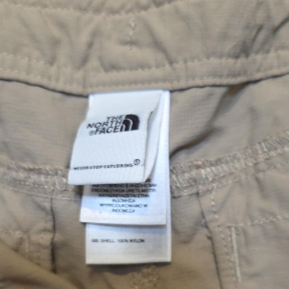 NWOT The North Face Khaki Casual Shorts - Picture 5 of 8